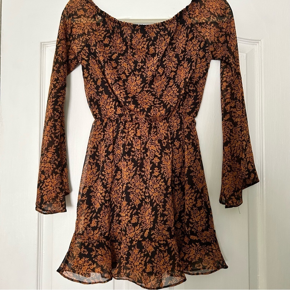 Windsor Black and Gold Floral Fabric small